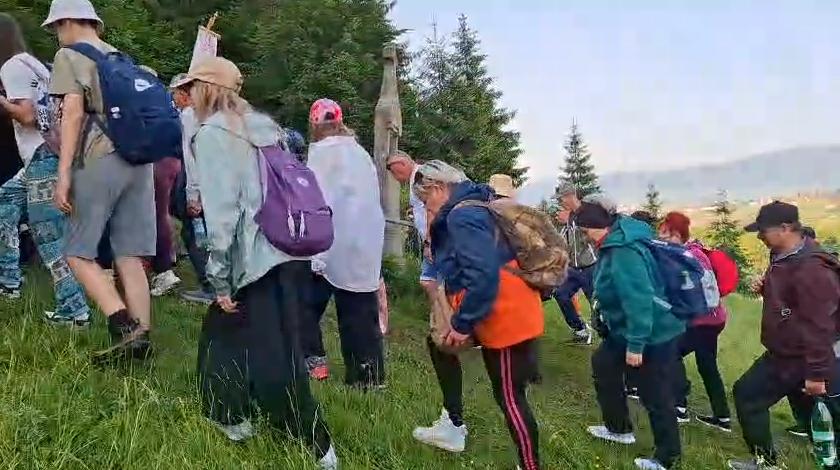 Sute de mii de oameni sunt la pelerinajul de la Șumuleu Ciuc. 24 de persoane au avut nevoie de ajutor medical din cauza căldurii 979020