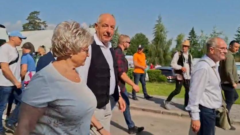 Sute de mii de oameni sunt la pelerinajul de la Șumuleu Ciuc. 24 de persoane au avut nevoie de ajutor medical din cauza căldurii 979027