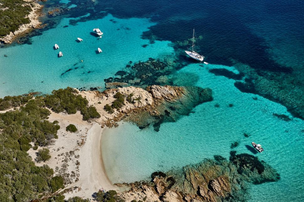 Tot ce trebuie să știi dacă mergi în vară în Grecia, Italia sau Spania. Unde sunt interzise selfie-urile sau se dau amenzi pentru șlapi 978569