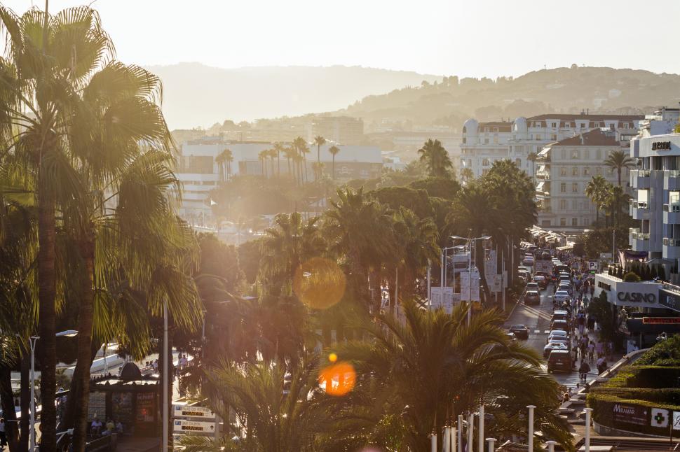 Tot ce trebuie să știi dacă mergi în vară în Grecia, Italia sau Spania. Unde sunt interzise selfie-urile sau se dau amenzi pentru șlapi 978635