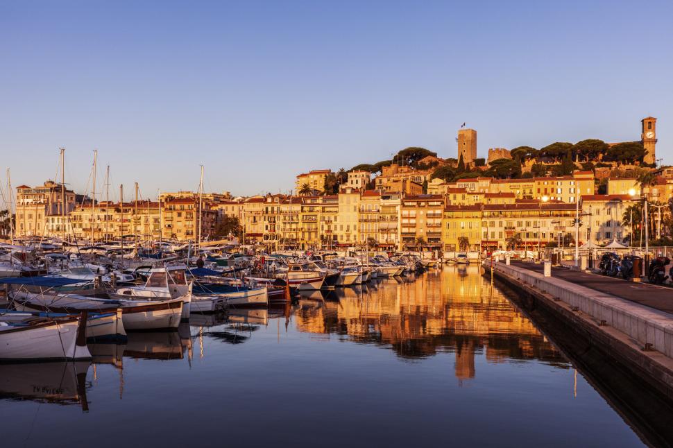 Tot ce trebuie să știi dacă mergi în vară în Grecia, Italia sau Spania. Unde sunt interzise selfie-urile sau se dau amenzi pentru șlapi 978636