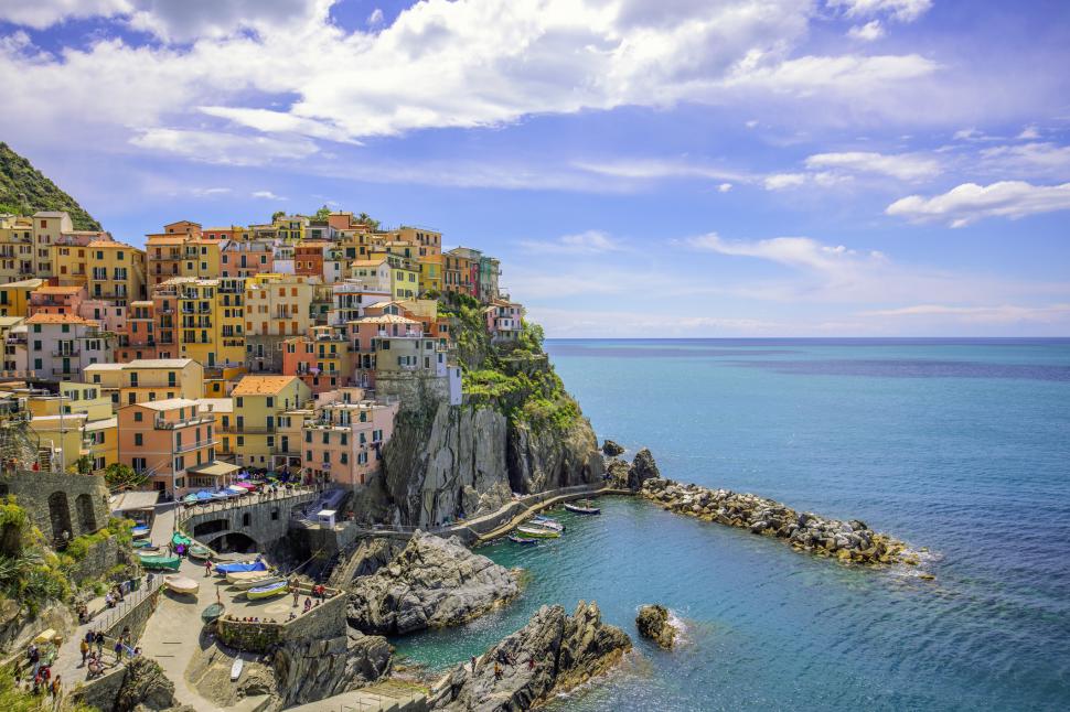 Tot ce trebuie să știi dacă mergi în vară în Grecia, Italia sau Spania. Unde sunt interzise selfie-urile sau se dau amenzi pentru șlapi 978642