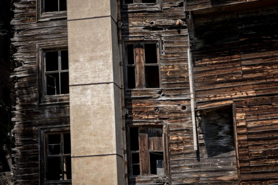 Cea mai mare clădire din lemn din Europa va fi transformată în hotel de lux de Patriarhia Greciei 978299