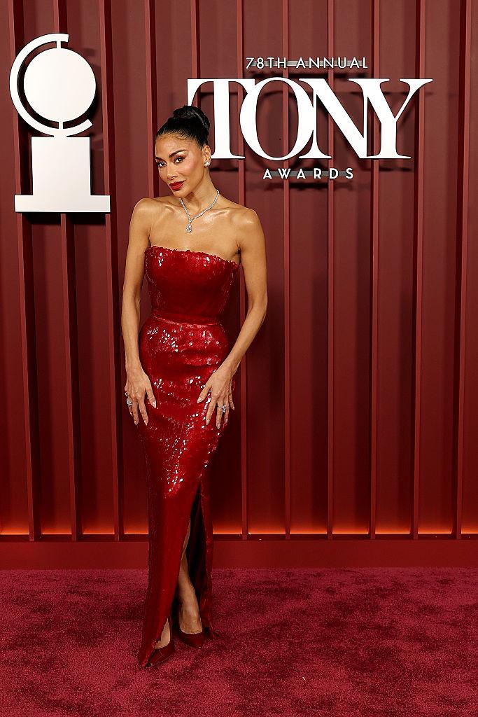 Cele mai comentate ținute de la Premiile Tony 2025. Nicole Scherzinger a ajuns virală cu look-ul său și cu discursul de mulțumire 979671