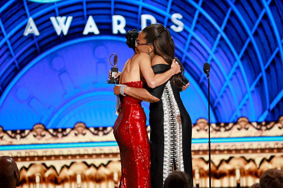 Cele mai comentate ținute de la Premiile Tony 2025. Nicole Scherzinger a ajuns virală cu look-ul său și cu discursul de mulțumire 979687