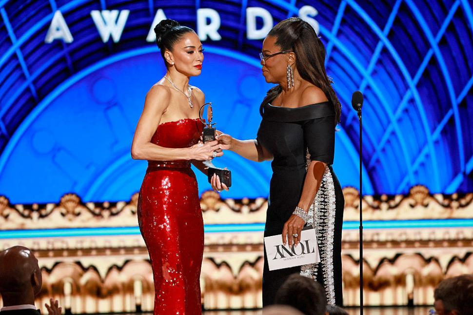 Cele mai comentate ținute de la Premiile Tony 2025. Nicole Scherzinger a ajuns virală cu look-ul său și cu discursul de mulțumire 979688