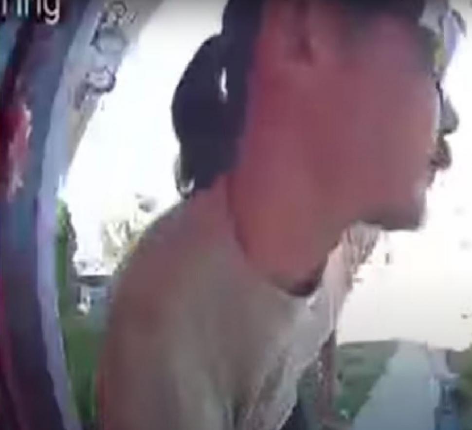 Imagini cu fostul soldat american, filmate înainte să îşi ucidă cele trei fiice. Noi informaţii despre căutările lui Travis Decker  979796