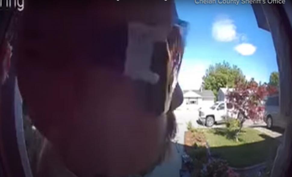 Imagini cu fostul soldat american, filmate înainte să îşi ucidă cele trei fiice. Noi informaţii despre căutările lui Travis Decker  979797