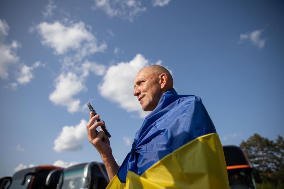 Schimb de prizonieri între Rusia și Ucraina. Au fost returnați soldații grav răniți. Zelenski: Toți necesită îngrijire medicală urgentă 979839