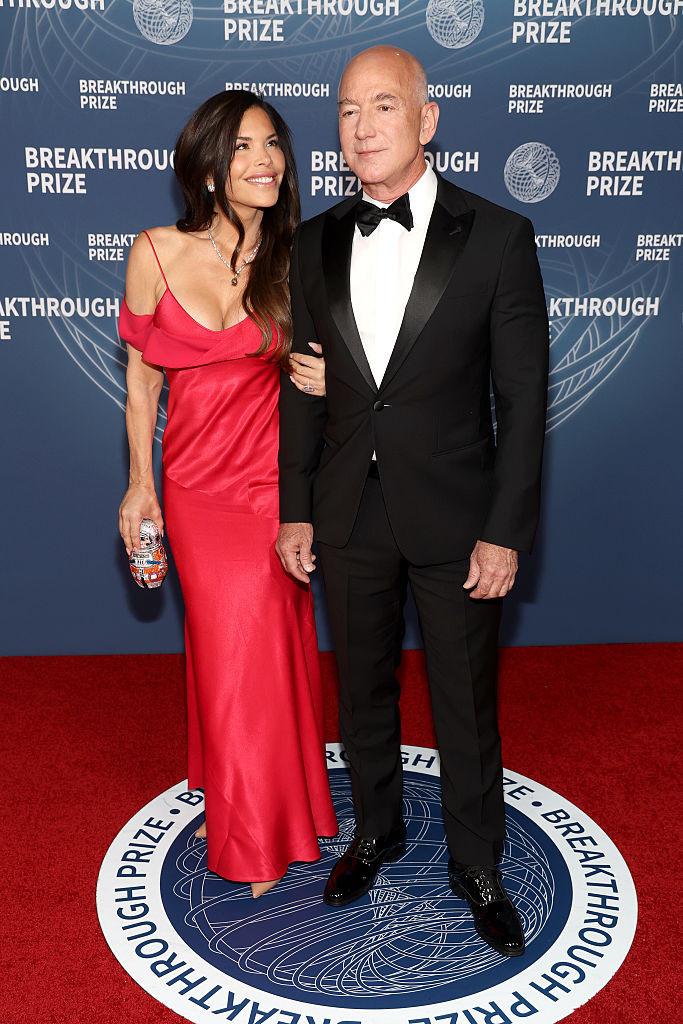 Jeff Bezos l-a invitat pe Donald Trump la nunta sa de 3 zile de la Veneția. Lauren Sánchez va purta 27 de rochii la eveniment 979524