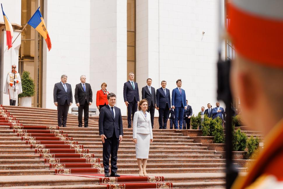 Maia Sandu l-a ovaționat pe Nicușor Dan, după vizita la Chișinău: "Un partener ferm, un prieten și un om care respectă R. Moldova" 979707