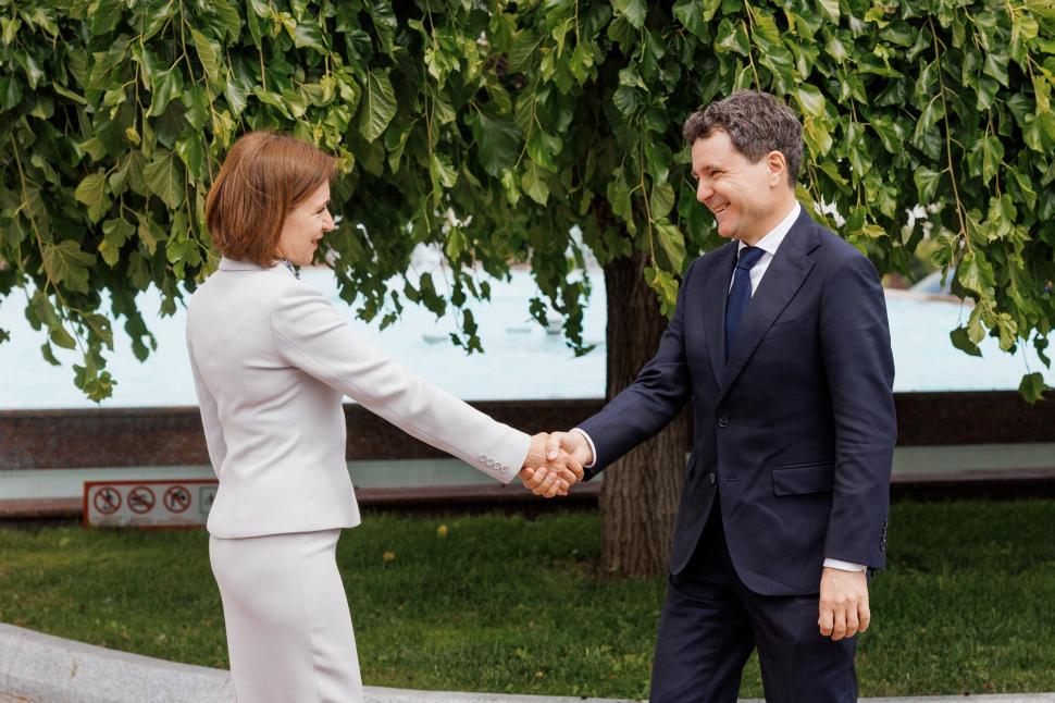 Maia Sandu l-a ovaționat pe Nicușor Dan, după vizita la Chișinău: "Un partener ferm, un prieten și un om care respectă R. Moldova" 979708