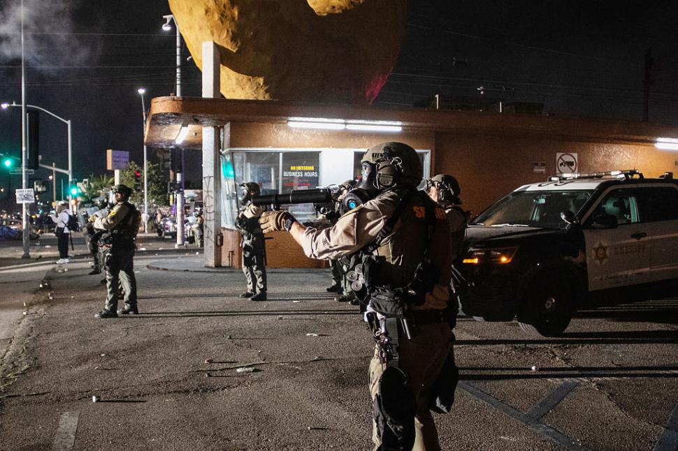 Trump trimite alți mii de soldați în Los Angeles. Primărița îl acuză că „folosește orașul ca experiment” 979476