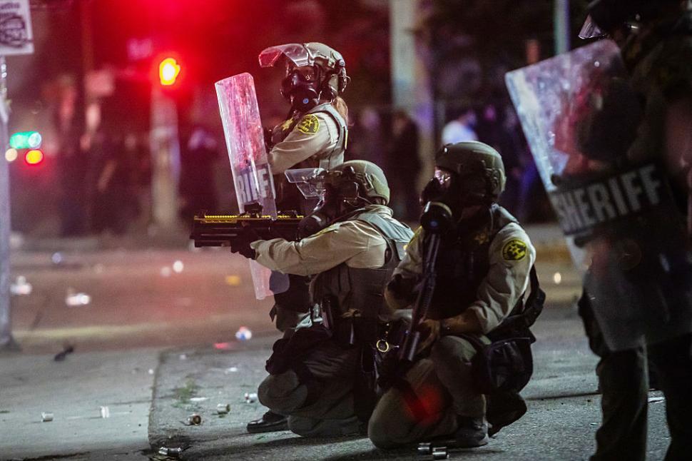 Trump trimite alți mii de soldați în Los Angeles. Primărița îl acuză că „folosește orașul ca experiment” 979482