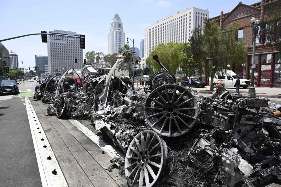 Trump trimite alți mii de soldați în Los Angeles. Primărița îl acuză că „folosește orașul ca experiment” 979483