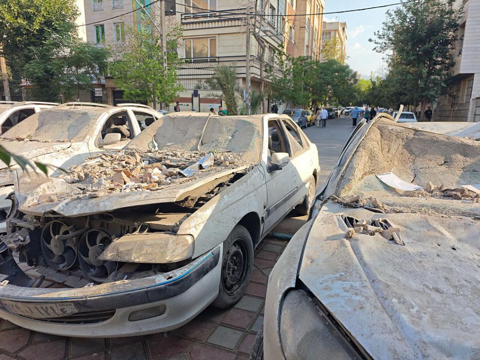 Imaginile distrugerii în Israel și Iran după bombardamente. Cum arată Teheranul și Tel Avivul după două zile de război 980819