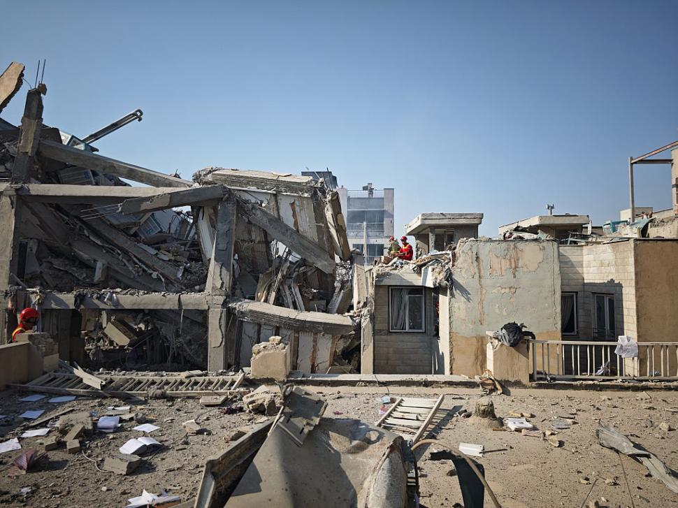 Imaginile distrugerii în Israel și Iran după bombardamente. Cum arată Teheranul și Tel Avivul după două zile de război 980823