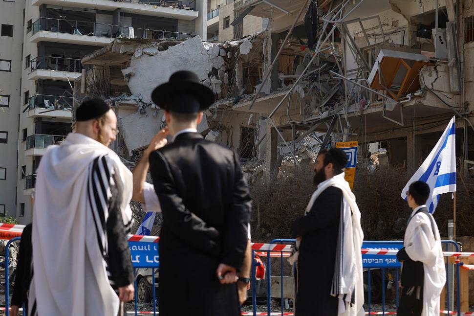 Imaginile distrugerii în Israel și Iran după bombardamente. Cum arată Teheranul și Tel Avivul după două zile de război 980828