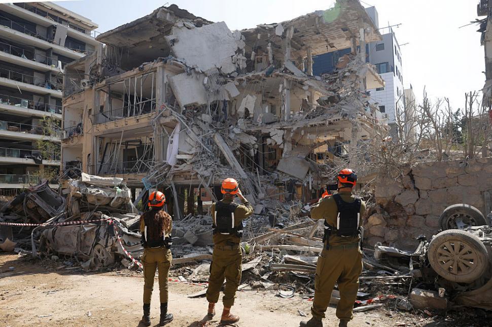 Imaginile distrugerii în Israel și Iran după bombardamente. Cum arată Teheranul și Tel Avivul după două zile de război 980829