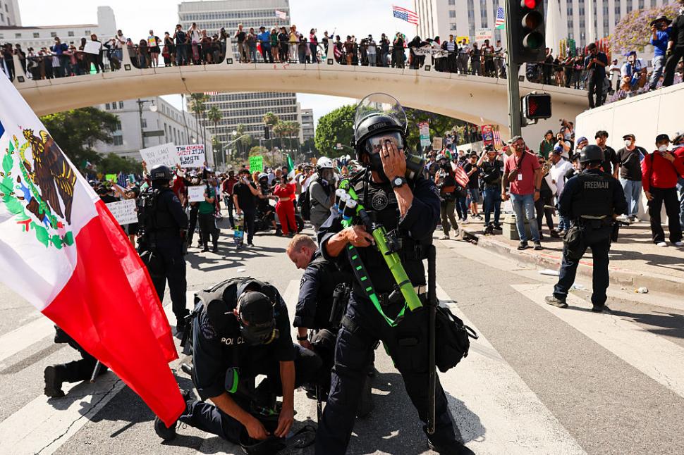 Tancuri au defilat în Washington de ziua lui Donald Trump. În restul SUA, protestatarii au fost împrăștiați cu gaze lacrimogene 980891