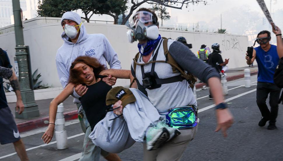 Tancuri au defilat în Washington de ziua lui Donald Trump. În restul SUA, protestatarii au fost împrăștiați cu gaze lacrimogene 980904