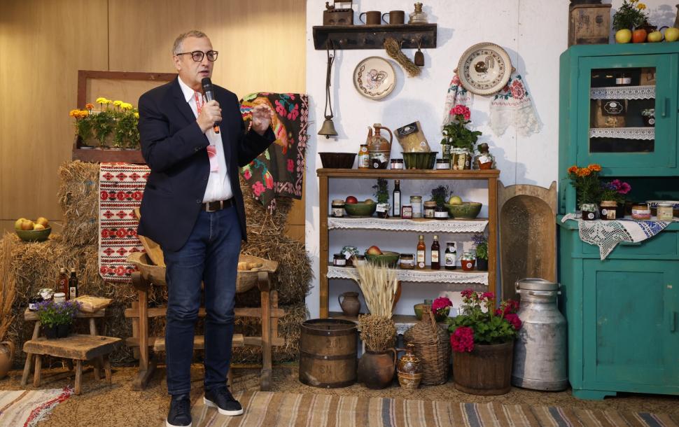 Brașovul se alătură celui mai amplu program pentru susținerea micilor producători: Raftul cu Bunătăți Locale  981037