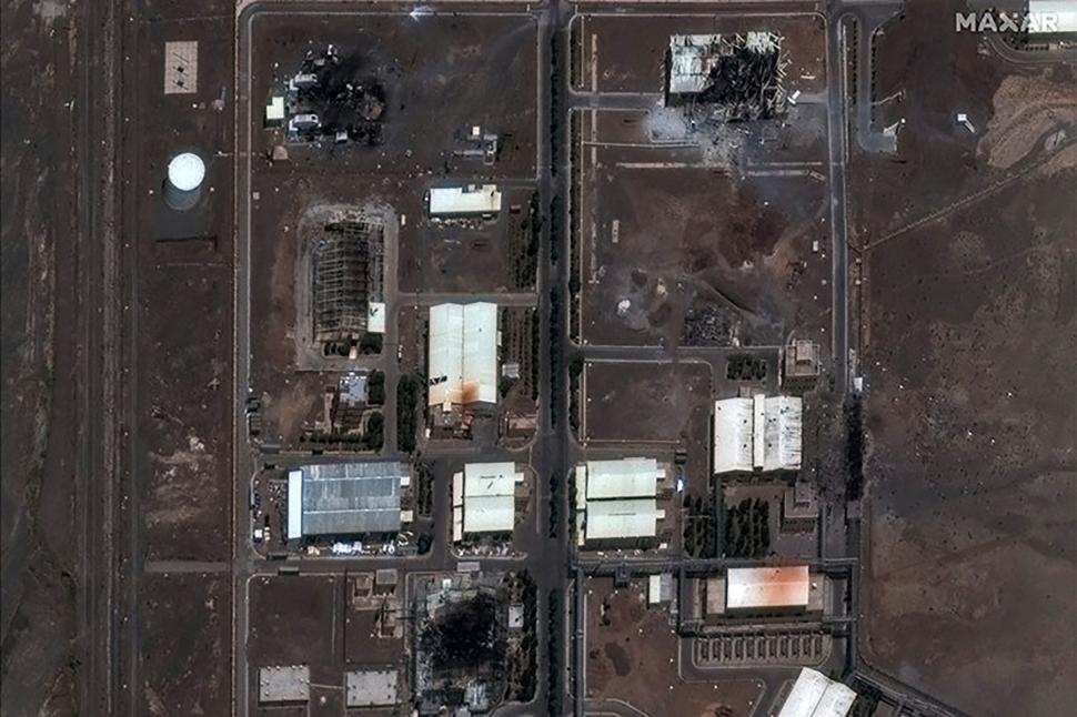 Imagini din satelit. Cum arată siturile nucleare iraniene după bombardamentele Israelului 981123