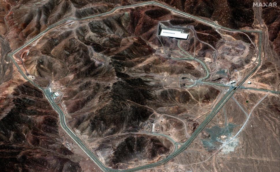 Imagini din satelit. Cum arată siturile nucleare iraniene după bombardamentele Israelului 981132