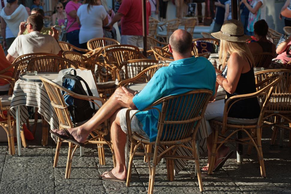 Primarul din Capri le interzice comercianților și celor cu restaurante și baruri să îi abordeze pe turiști pe stradă 981200