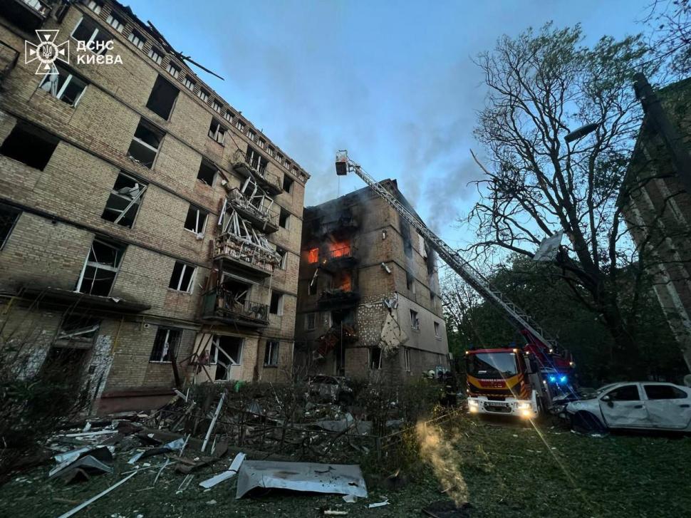 Rușii au atacat Ucraina cu 440 de drone și 32 de rachete. Incendii în Kiev, sunt 15 morți. Zelenski cere SUA și Europei să reacționeze 981331