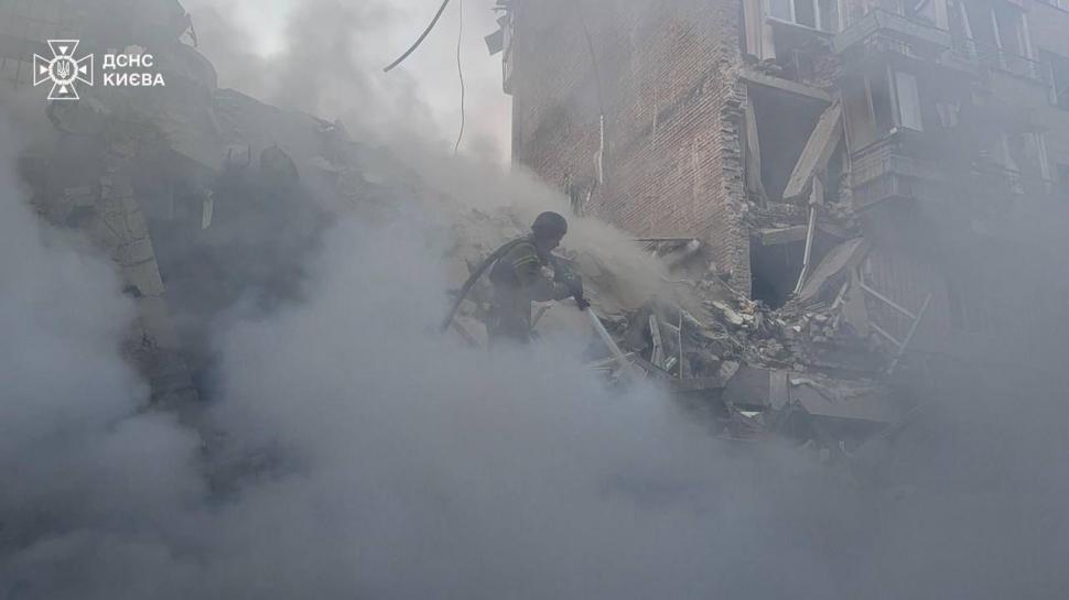 Rușii au atacat Ucraina cu 440 de drone și 32 de rachete. Incendii în Kiev, sunt 15 morți. Zelenski cere SUA și Europei să reacționeze 981333