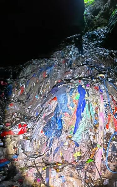 Descoperire șocantă în munții „plutitori” care au inspirat „Avatar”. Grămezi de gunoi înalte „cât 7-8 etaje” sunt scoase cu macaraua 981663