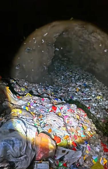 Descoperire șocantă în munții „plutitori” care au inspirat „Avatar”. Grămezi de gunoi înalte „cât 7-8 etaje” sunt scoase cu macaraua 981664