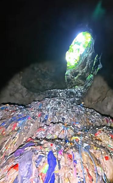 Descoperire șocantă în munții „plutitori” care au inspirat „Avatar”. Grămezi de gunoi înalte „cât 7-8 etaje” sunt scoase cu macaraua 981665