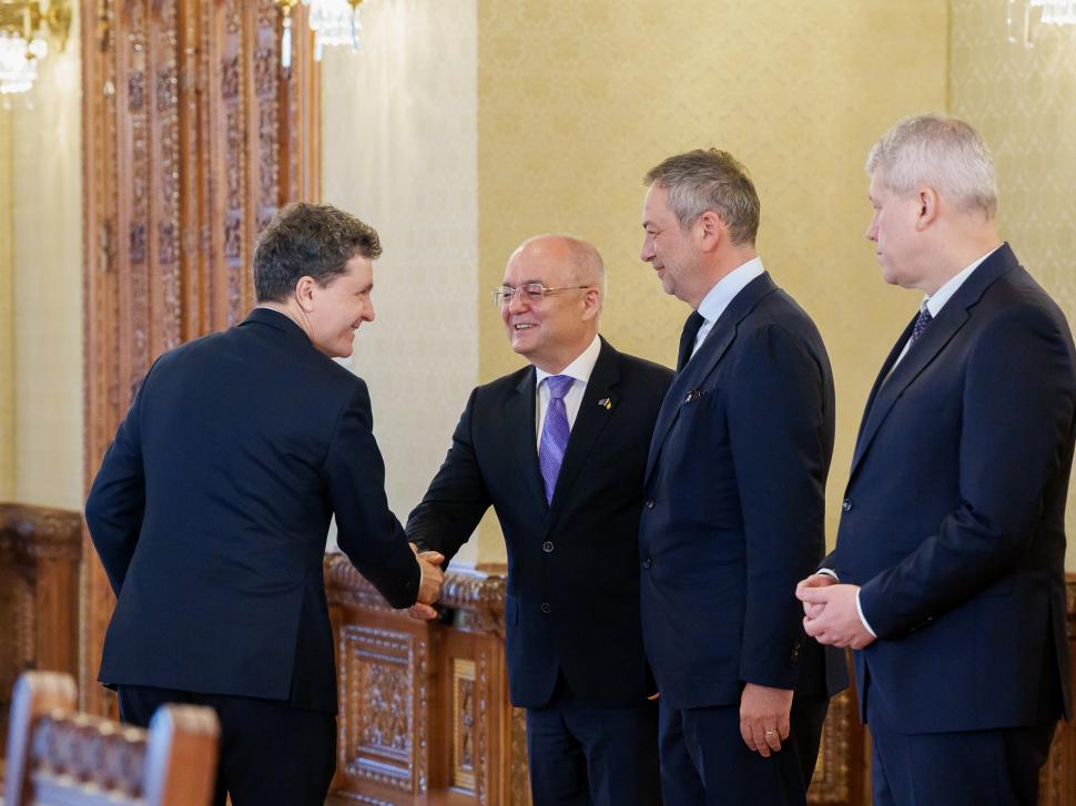 Imaginile zilei de la Cotroceni. Nicușor Dan a râs cu Daniel Băluță. Anamaria Gavrilă a mers cu iubitul 982093