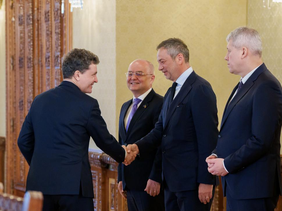 Imaginile zilei de la Cotroceni. Nicușor Dan a râs cu Daniel Băluță. Anamaria Gavrilă a mers cu iubitul 982094