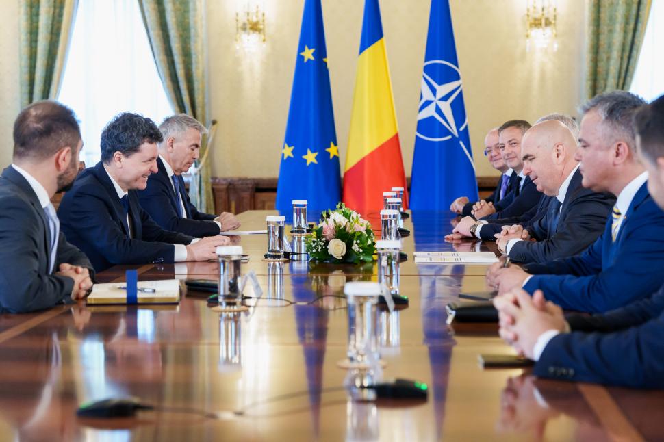 Imaginile zilei de la Cotroceni. Nicușor Dan a râs cu Daniel Băluță. Anamaria Gavrilă a mers cu iubitul 982097