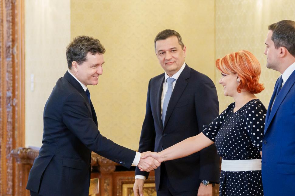 Imaginile zilei de la Cotroceni. Nicușor Dan a râs cu Daniel Băluță. Anamaria Gavrilă a mers cu iubitul 982103