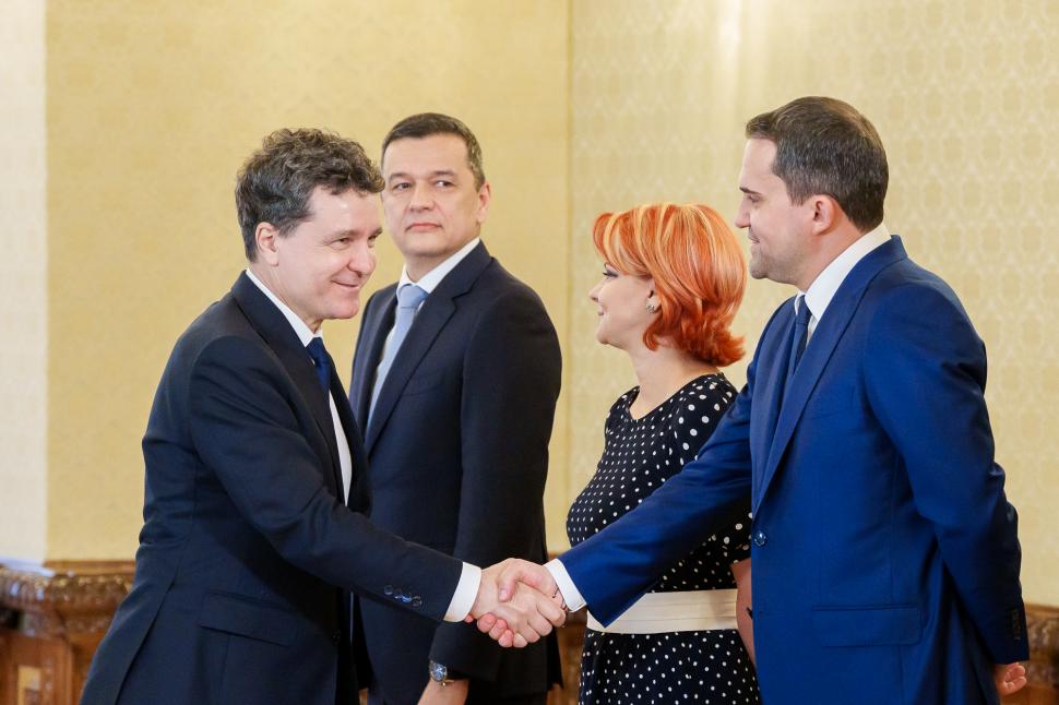 Imaginile zilei de la Cotroceni. Nicușor Dan a râs cu Daniel Băluță. Anamaria Gavrilă a mers cu iubitul 982104