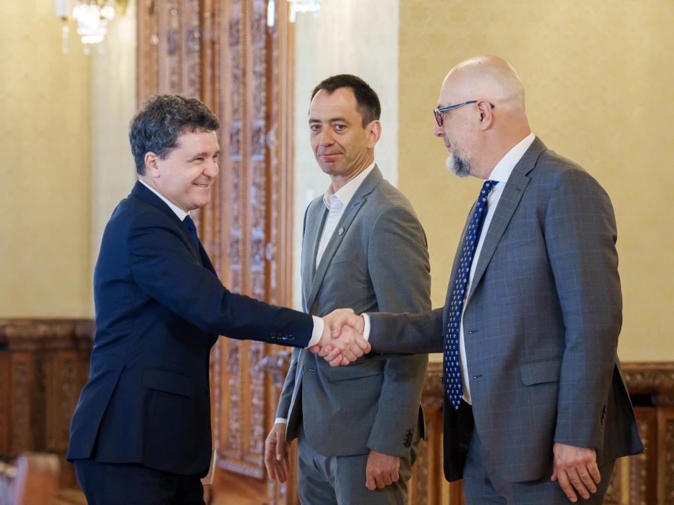 Imaginile zilei de la Cotroceni. Nicușor Dan a râs cu Daniel Băluță. Anamaria Gavrilă a mers cu iubitul 982107