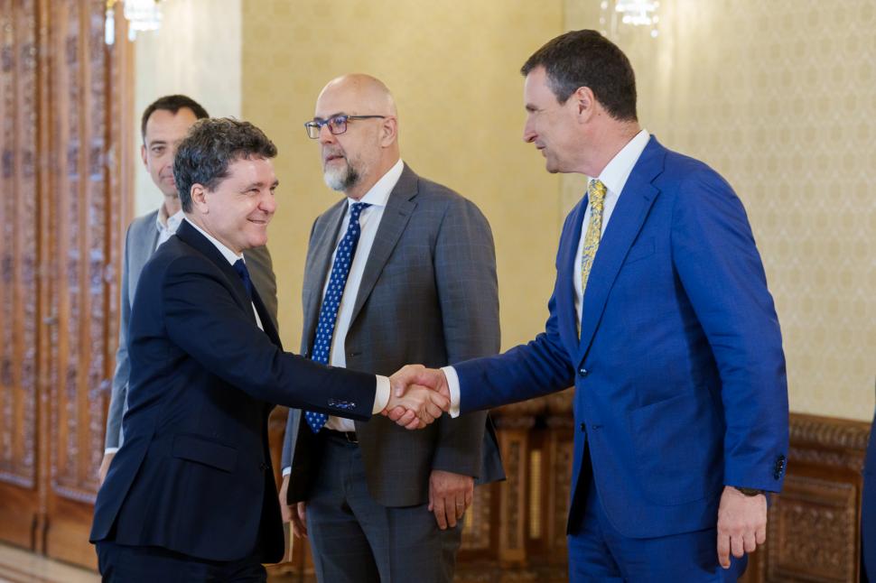 Imaginile zilei de la Cotroceni. Nicușor Dan a râs cu Daniel Băluță. Anamaria Gavrilă a mers cu iubitul 982108