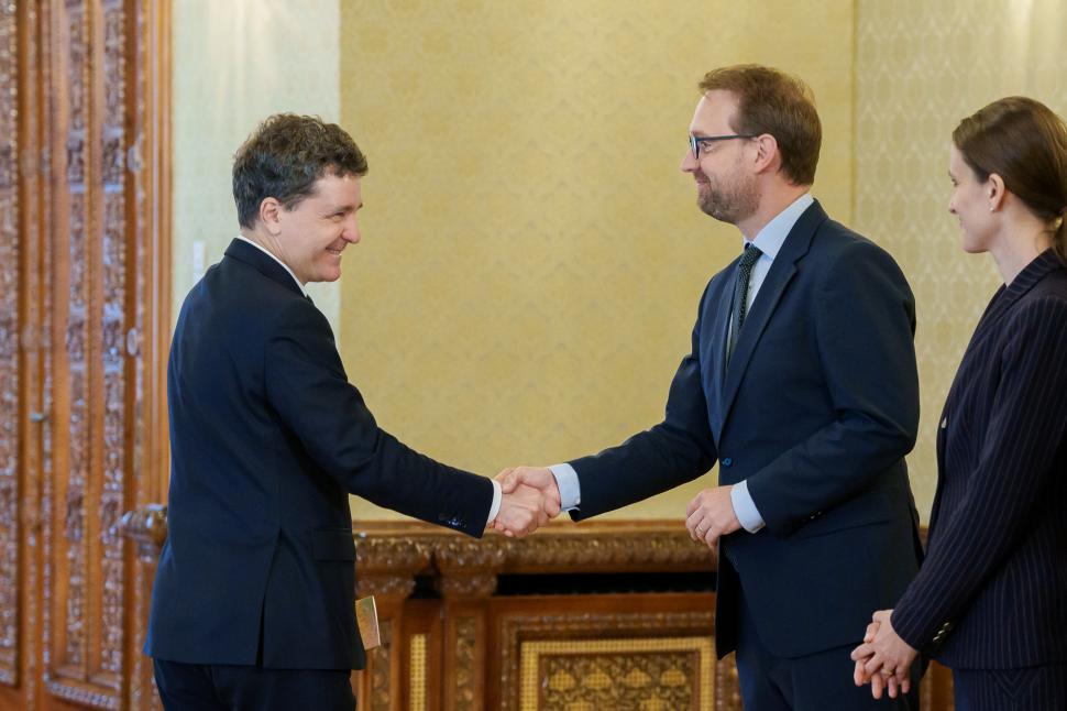 Imaginile zilei de la Cotroceni. Nicușor Dan a râs cu Daniel Băluță. Anamaria Gavrilă a mers cu iubitul 982110