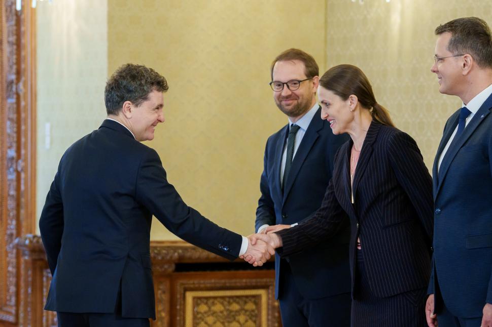 Imaginile zilei de la Cotroceni. Nicușor Dan a râs cu Daniel Băluță. Anamaria Gavrilă a mers cu iubitul 982111