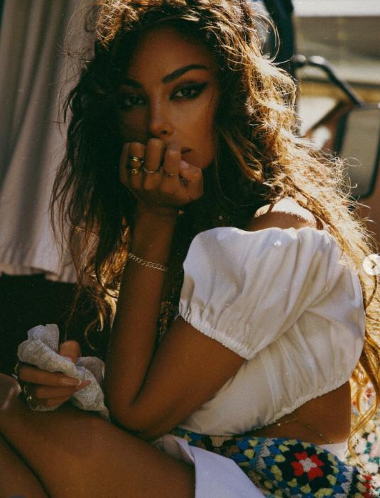 Mădălina Ghenea îşi uimeşte fanii cu o nouă şedinţă foto în SUA. Cum au reacţionat urmăritorii româncei 982045