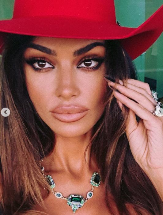 Mădălina Ghenea îşi uimeşte fanii cu o nouă şedinţă foto în SUA. Cum au reacţionat urmăritorii româncei 982056