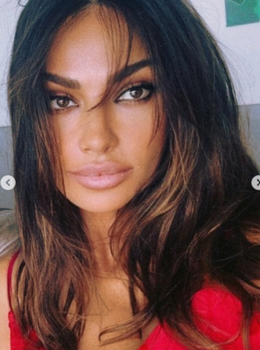 Mădălina Ghenea îşi uimeşte fanii cu o nouă şedinţă foto în SUA. Cum au reacţionat urmăritorii româncei 982057