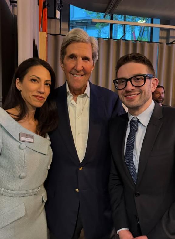 Imagini rare de la nunta fiului lui George Soros. Cum a fost îmbrăcată mireasa și de ce a lipsit miliardarul de la petrecerea fastuoasă 982243