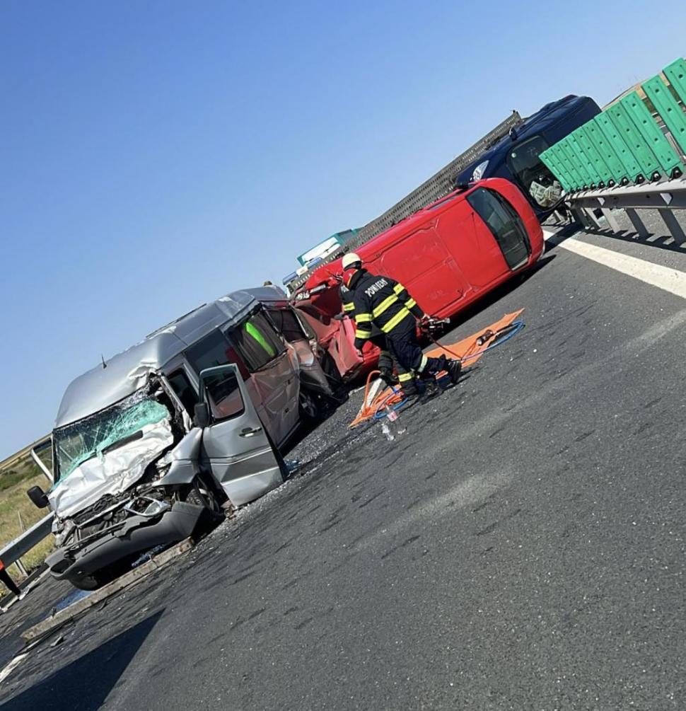 Accident grav pe autostrada A1, în apropiere de Buziaș: două persoane au fost rănite, se intervine cu un elicopter SMURD 982449