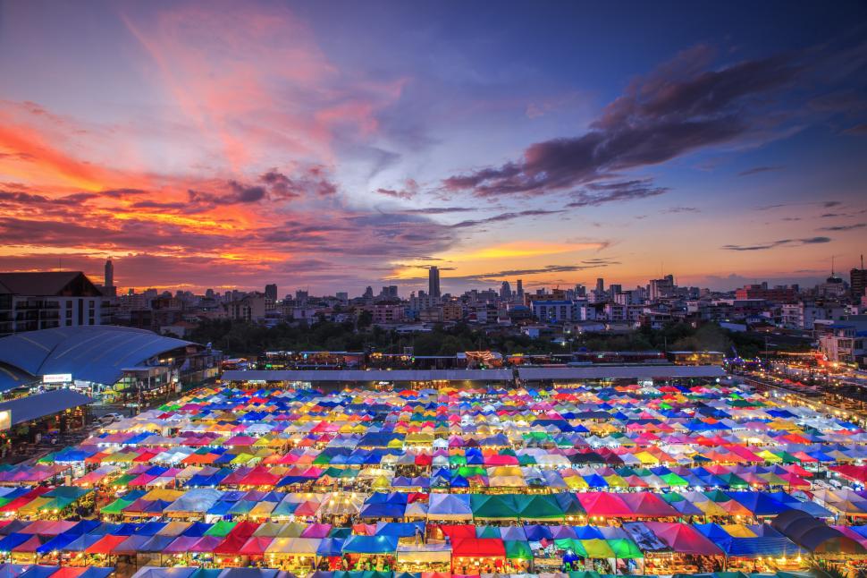Cele mai bune piețe de noapte din Bangkok. Imaginile cu spectacolul colorat din capitala Thailandei fac înconjurul lumii de ani de zile 982331