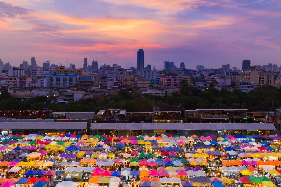 Cele mai bune piețe de noapte din Bangkok. Imaginile cu spectacolul colorat din capitala Thailandei fac înconjurul lumii de ani de zile 982343